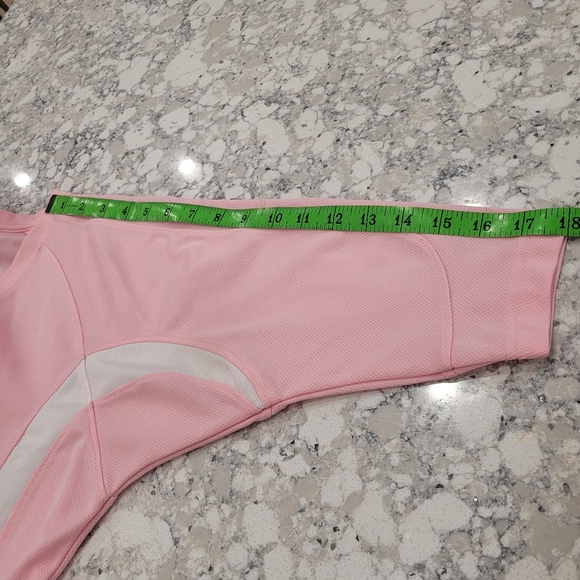 NHL Edmonton Oilers Pink V-Neck Short Sleeve Top Medium Sporty Hockey - Picture 6 of 6